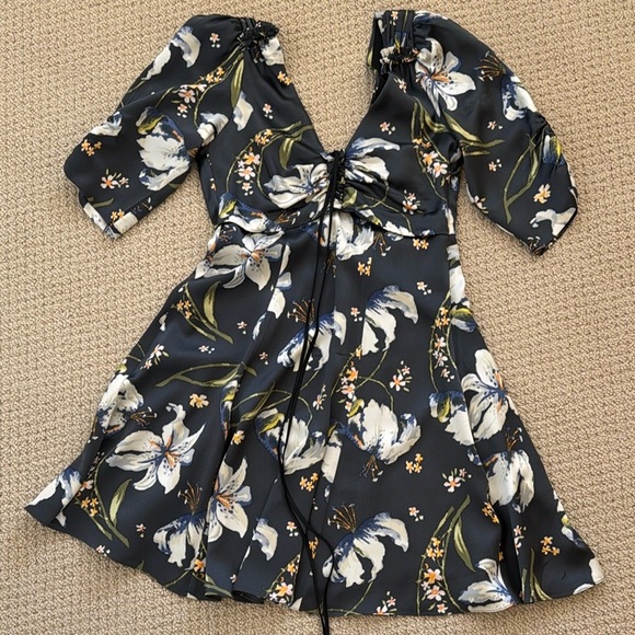 Cinq a sept Floral Dress with Puff Sleeves size XS - Picture 1 of 3